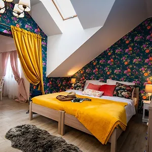 https://piekne-pokoje-w-starej-karczmie.krakowhotelspoland.com